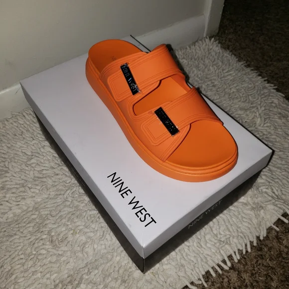 Nine West Slides - Picture 4 of 5